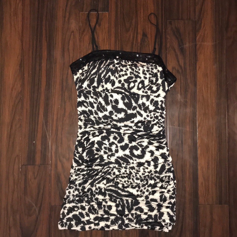 Leopard Tank